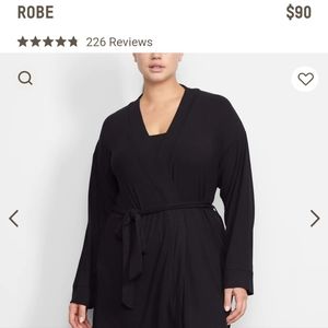Skims soft robe onyx 4/5x plus, I have the matching lounge pants and will bundle